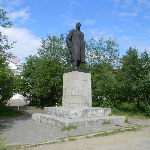 Скульптурный монумент М. Горькому